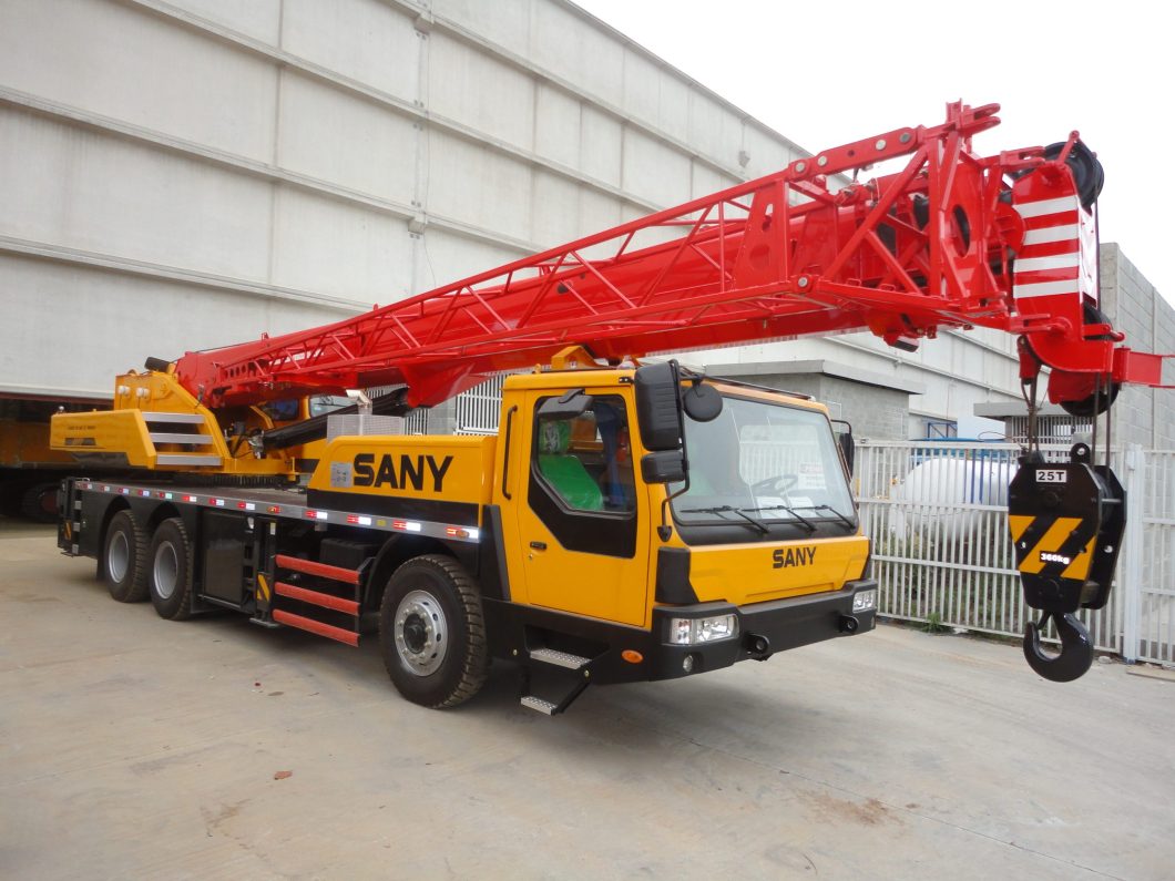 Guindaste Sany 25 ton. Ano 2011